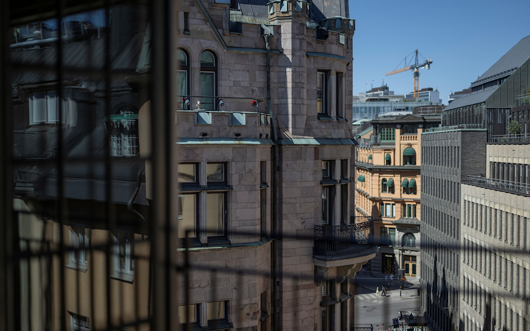 Walthon Advokater har biträtt Klövern AB vid förvärvet av två kommersiella fastigheter med möjlig byggrätt för cirka 270 bostäder i Stockholm